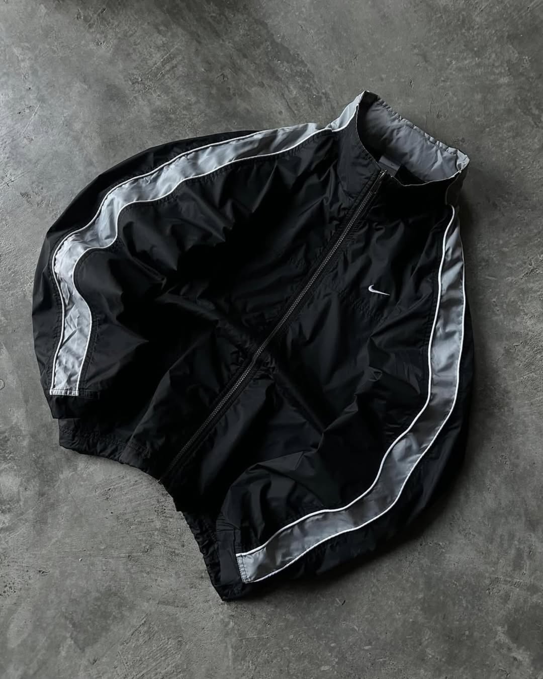 The Black & Grey Retro Piping Windbreaker