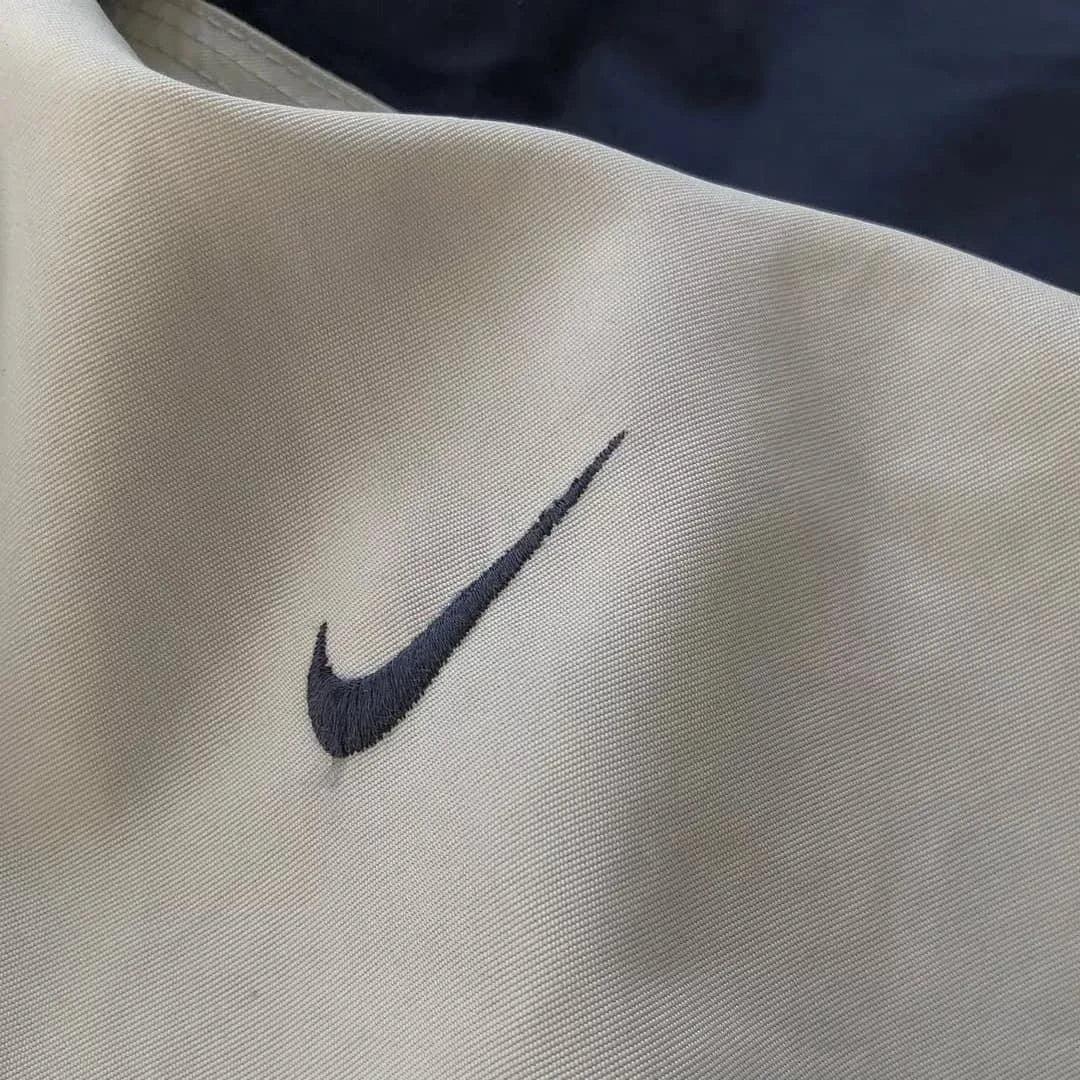 Vintage Nike hooded windbreaker jacket