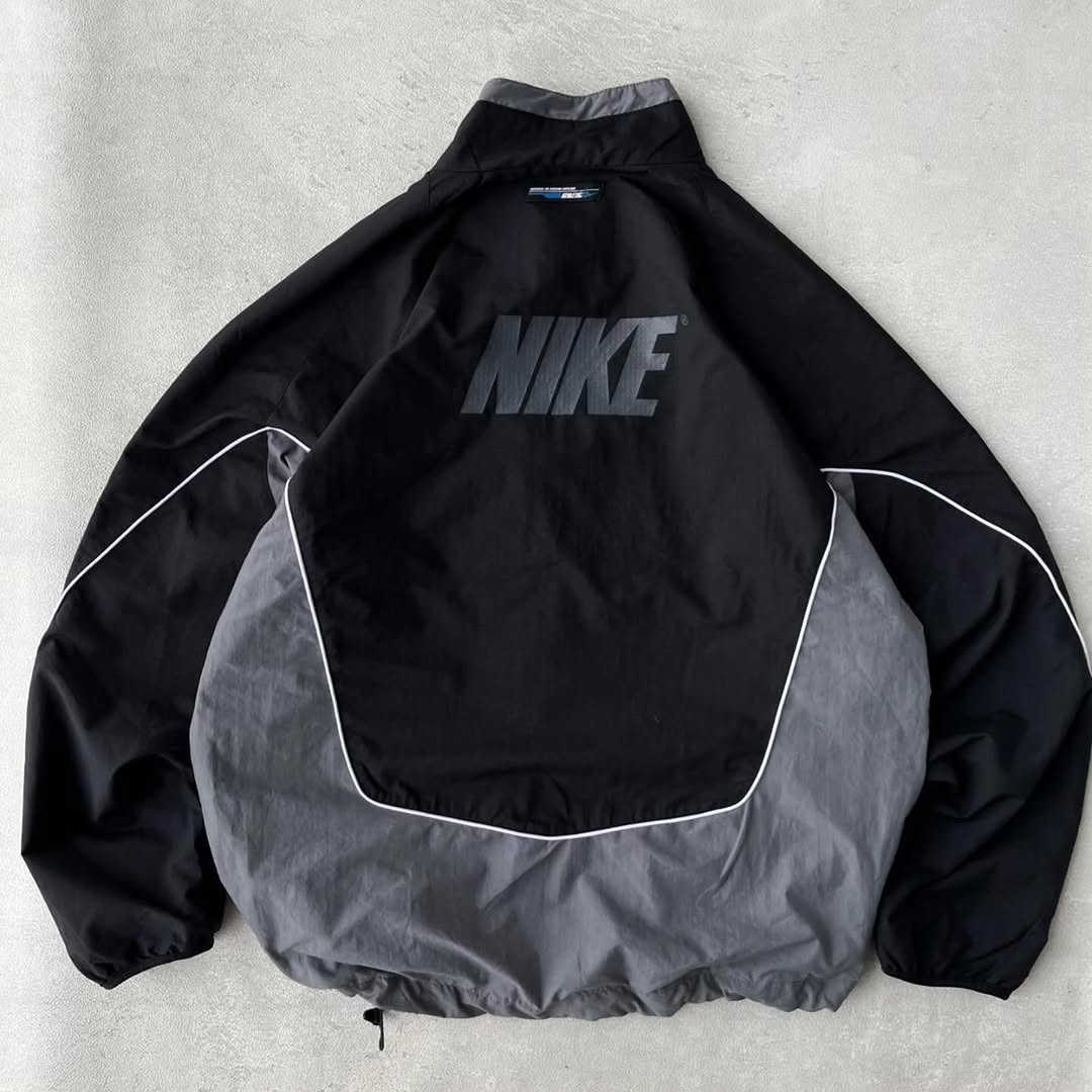 vintage Nike two-tone panelled windbreaker