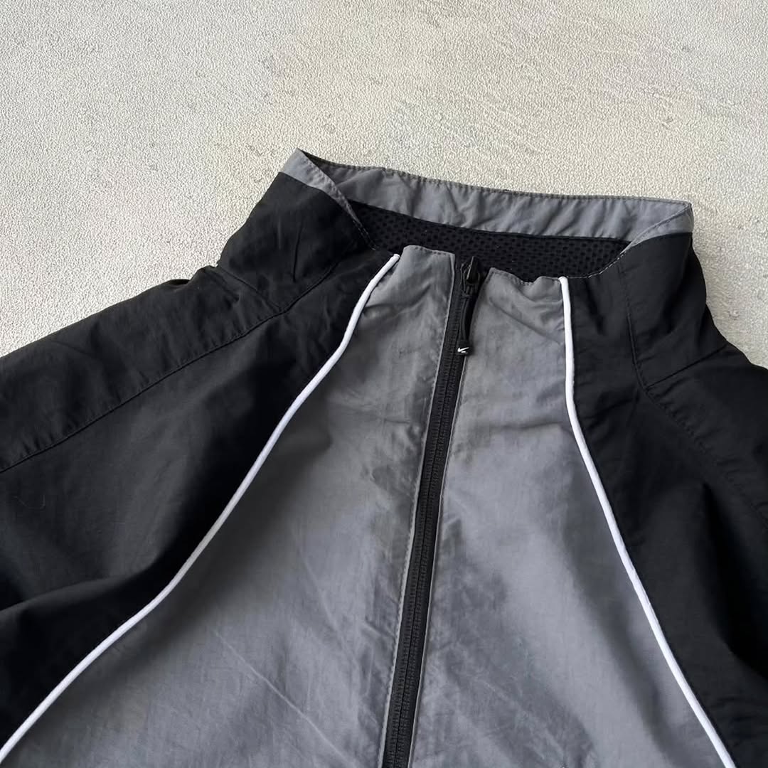 vintage Nike two-tone panelled windbreaker