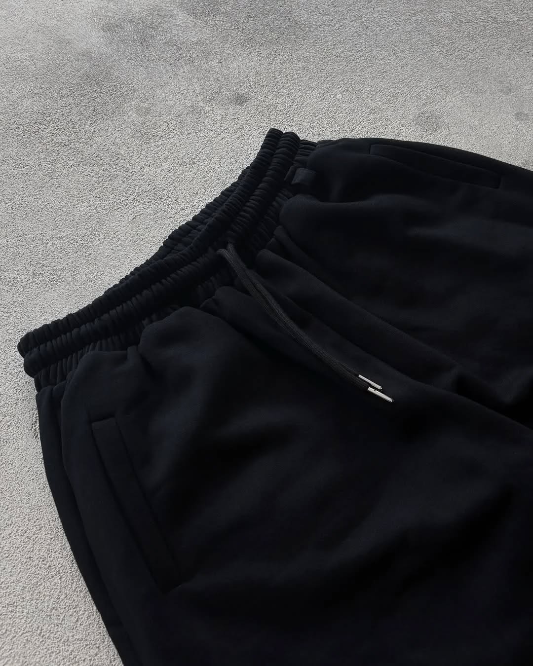 wide-leg streetwear sweatpants