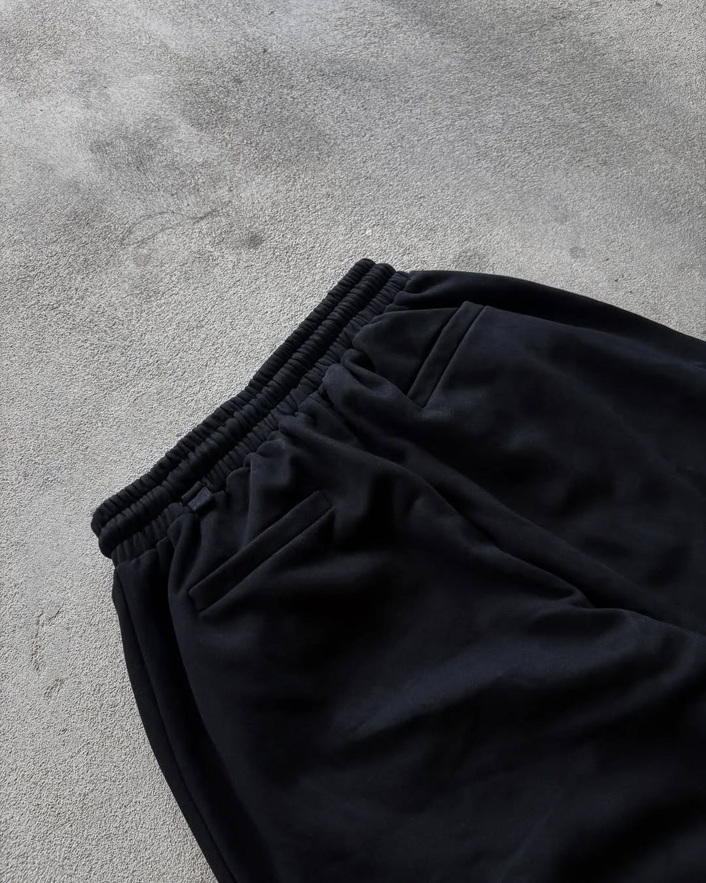 wide-leg streetwear sweatpants