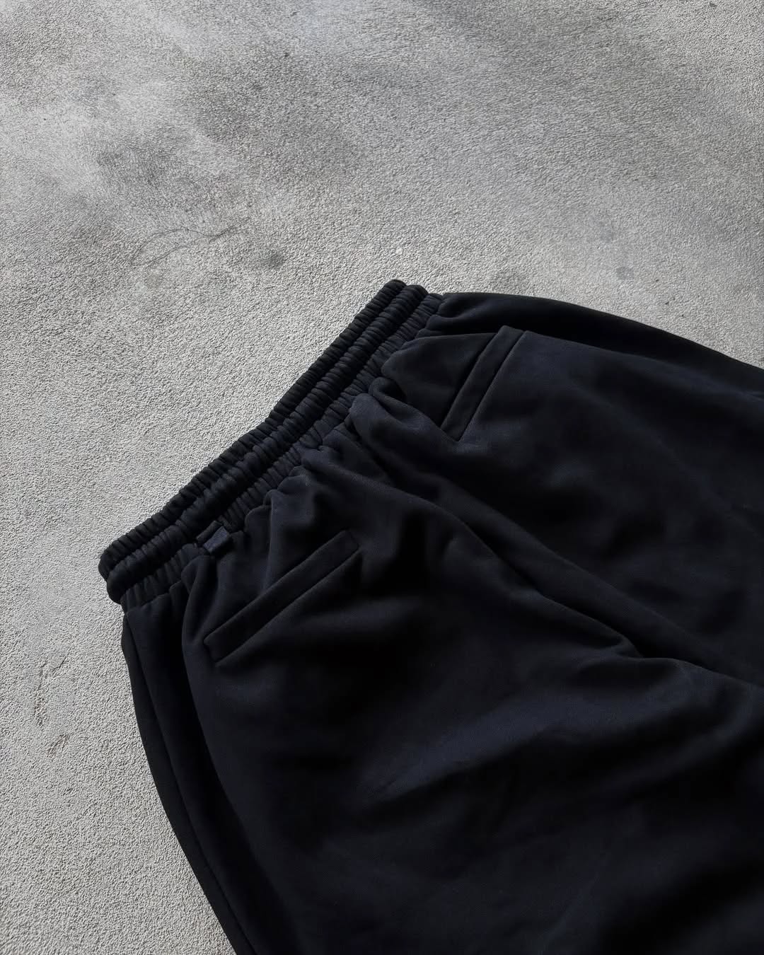 wide-leg streetwear sweatpants