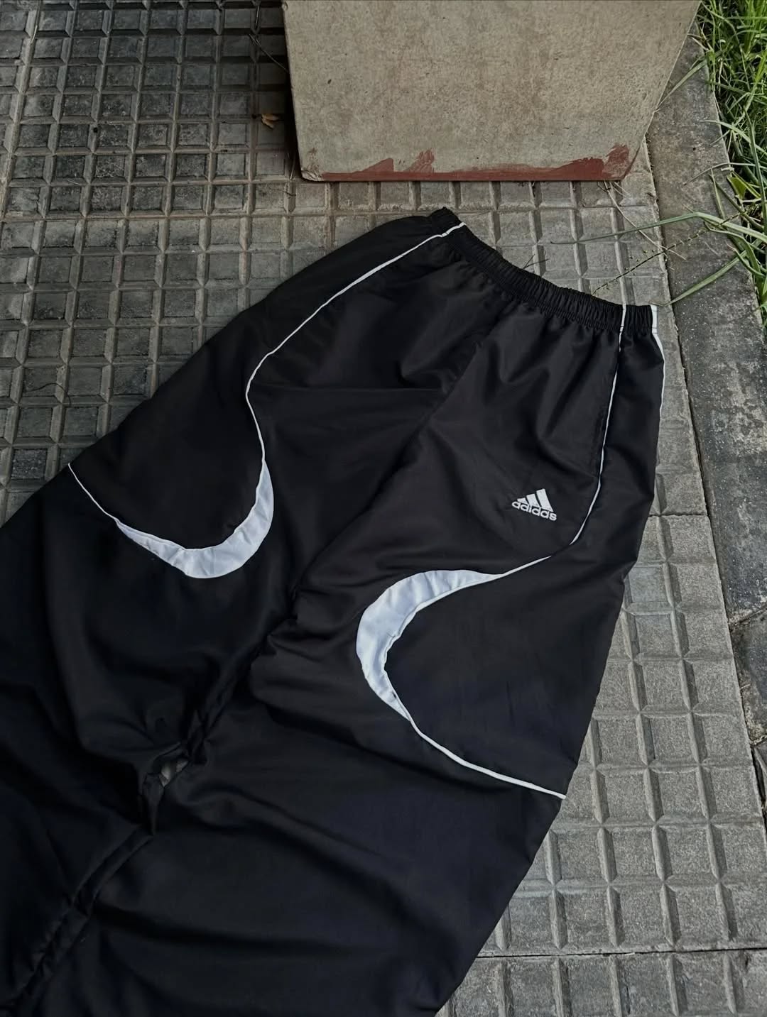 Y2K-era sportswear in ( Black ,White )