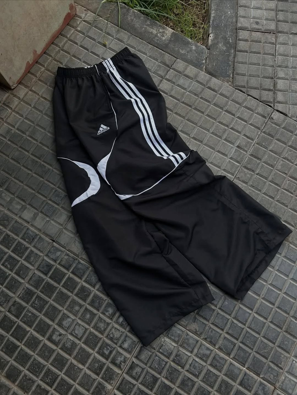 Y2K-era sportswear in ( Black ,White )