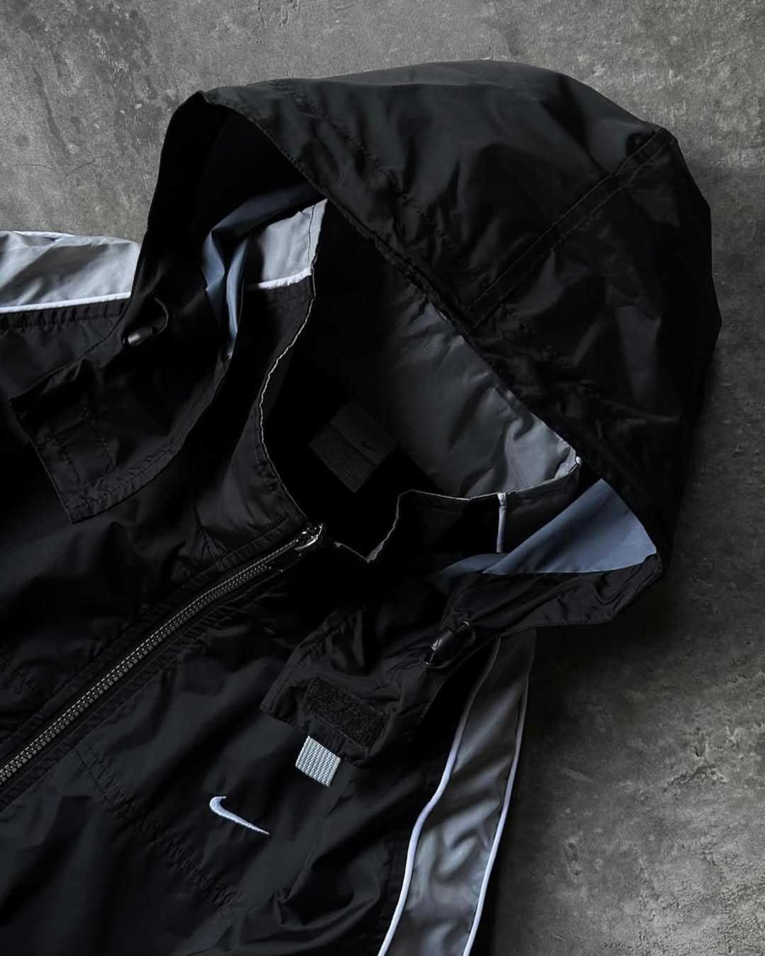 The Black & Grey Retro Piping Windbreaker